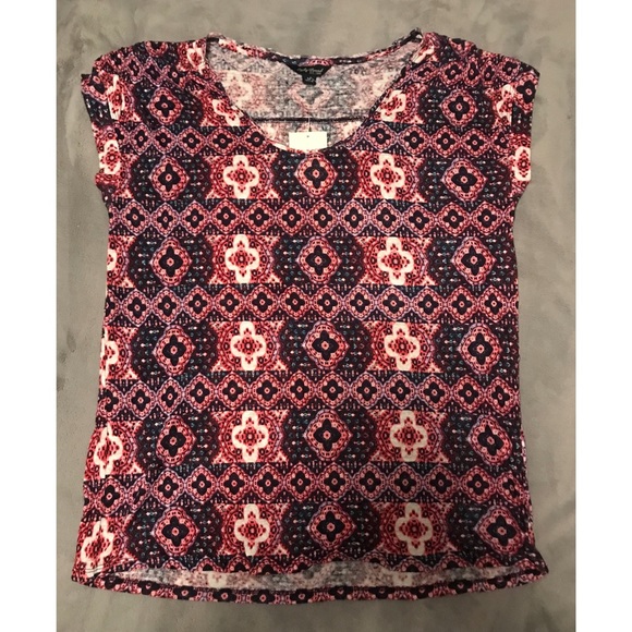 Lucky Brand Tops - Lucky Brand Geometric Floral Tee Size Medium